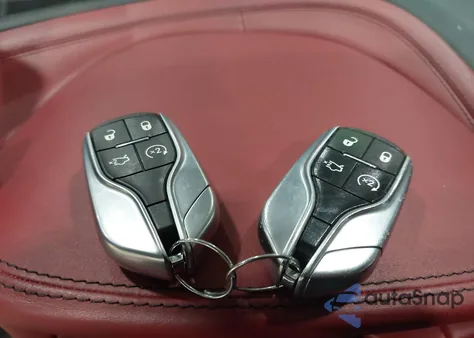 2019 Maserati Levante Gransport z USA, uszkodzony, nr VIN ZN661XUS3KX318697